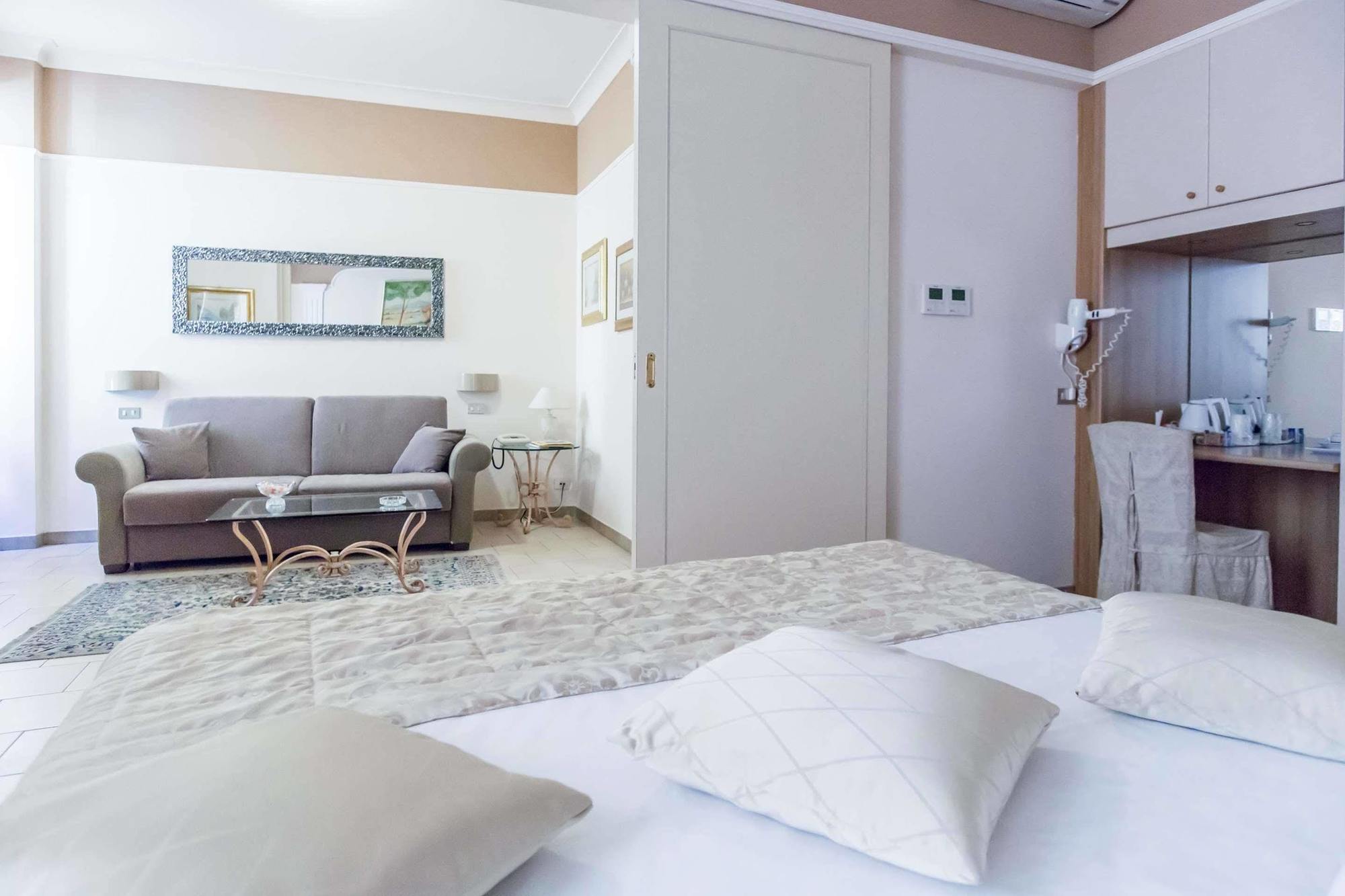 Best Western Hotel Liberta Modena Buitenkant foto